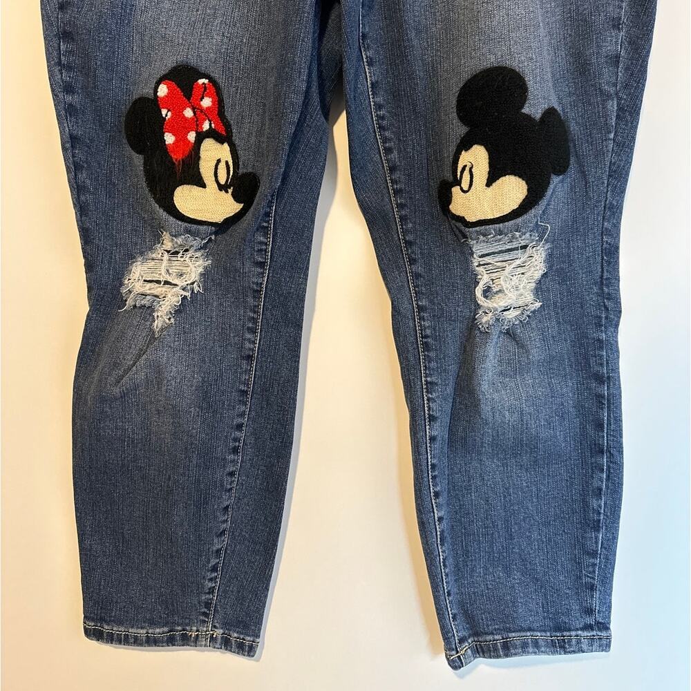 Disney Torrid Mickey Minnie Mouse Kissing Patches Distressed Cropped Jeans 16 - Picture 4 of 10